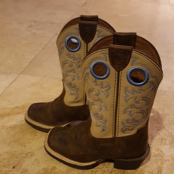 Men's/Boy's Shoes/Boots - Picture 2 of 4